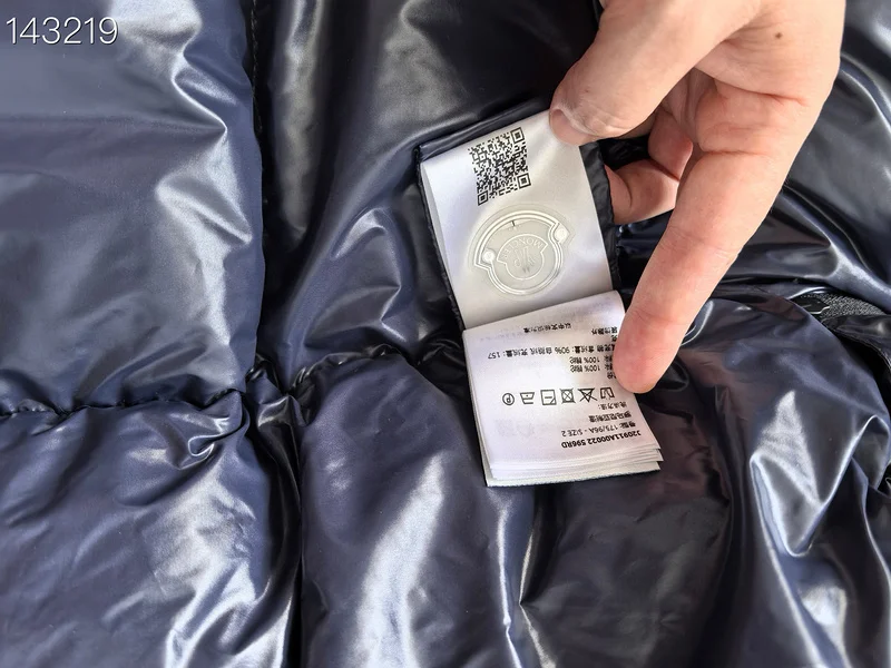 Moncler sz1-5 26yr255 (9)